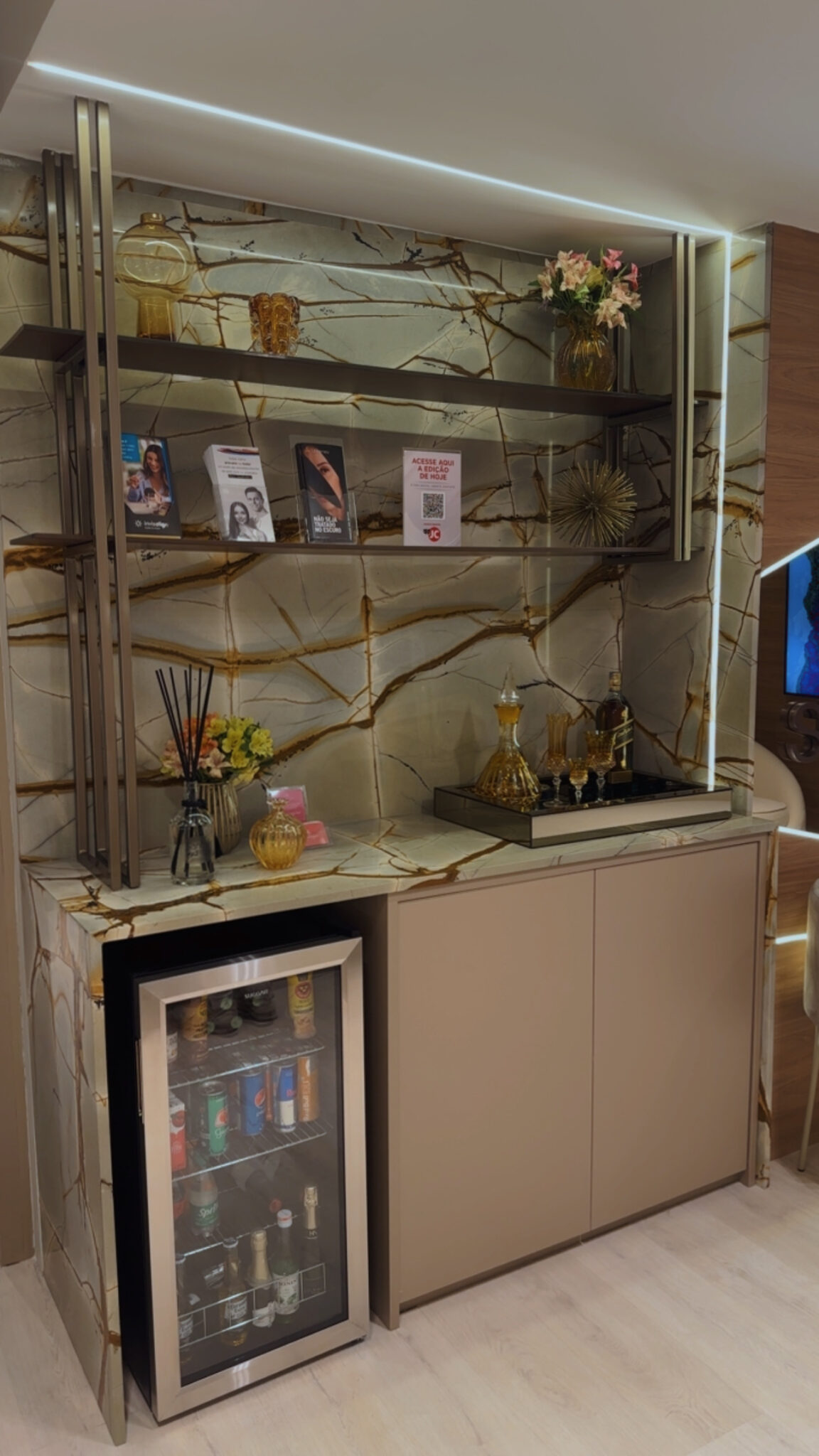 {"eId":"395098256311080","CameraPosition":1}