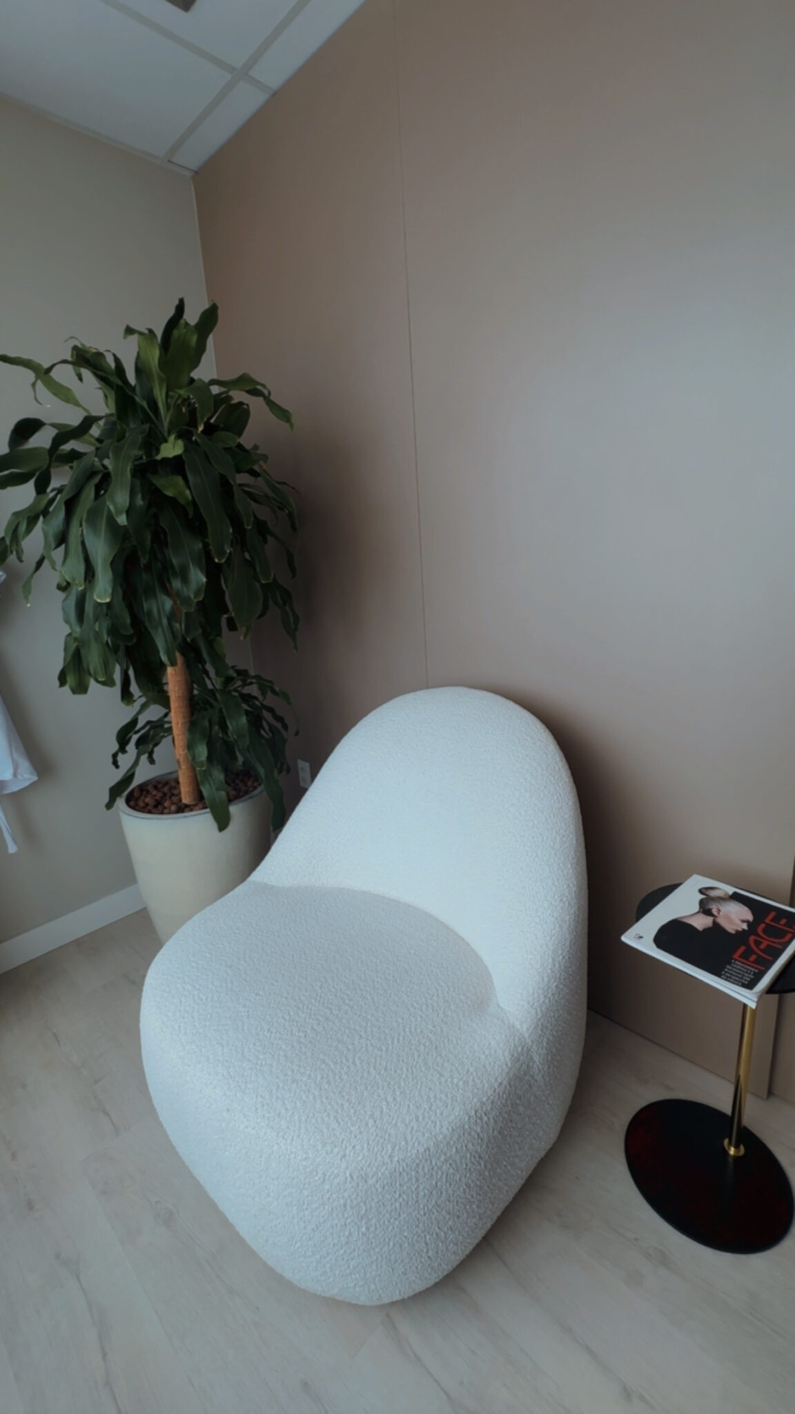 {"eId":"395098256311080","CameraPosition":1}